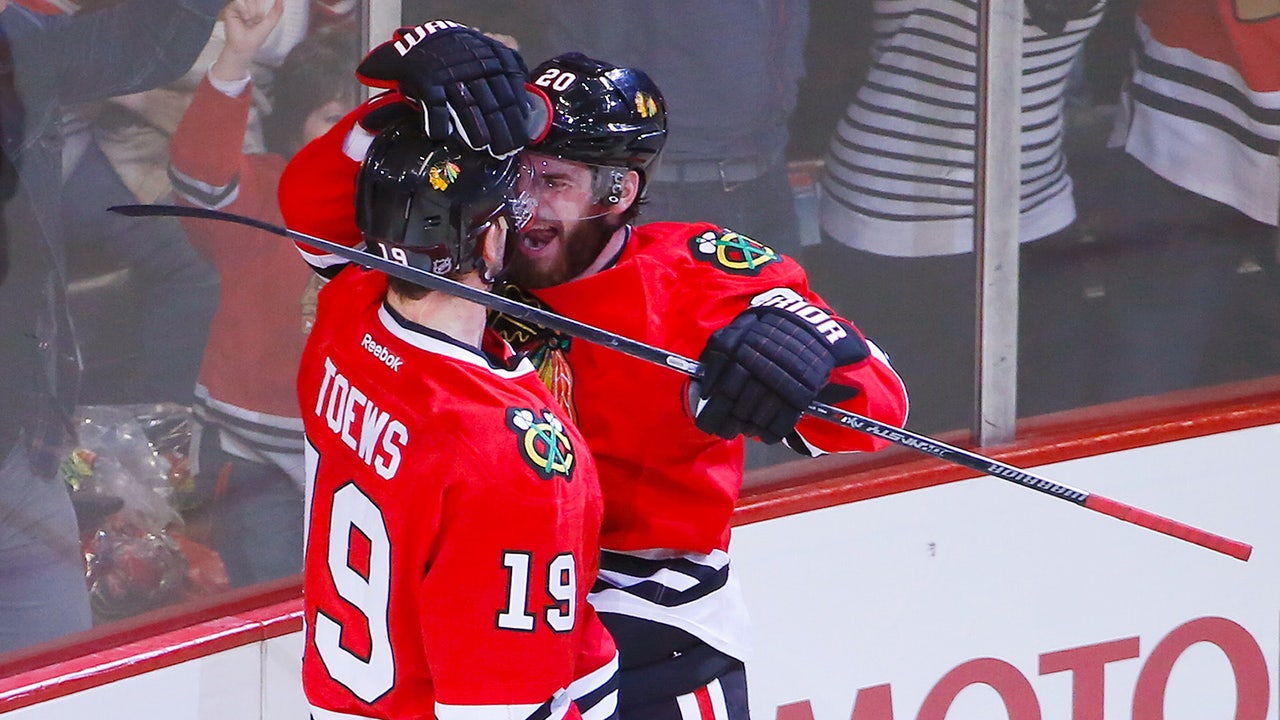 Brandon Saad's third-period goal lifts Blackhawks over Flames